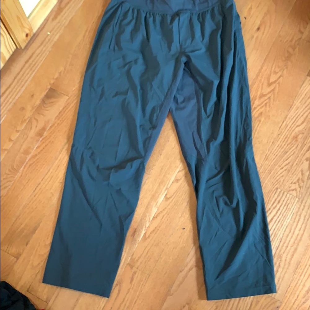 Lululemon yoga pants